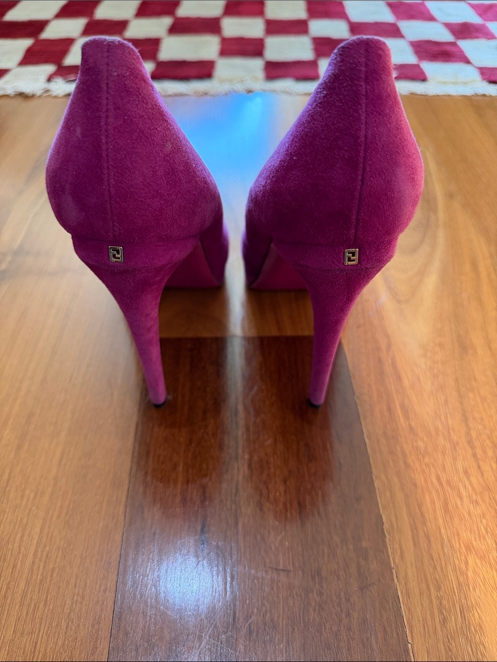 Fendi Suede Pointed-Toe Pumps in Berry Pink - Picture 2 of 4